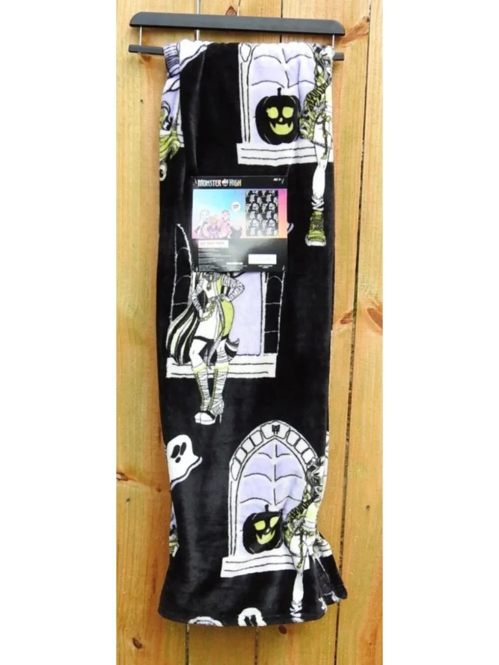 Monster High Halloween Throw Blanket 50x70 Soft Plush Goth Spooky Mattel New